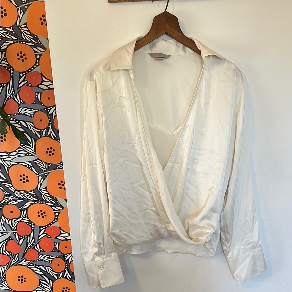 H&M Elegant Cream Blouse Medium